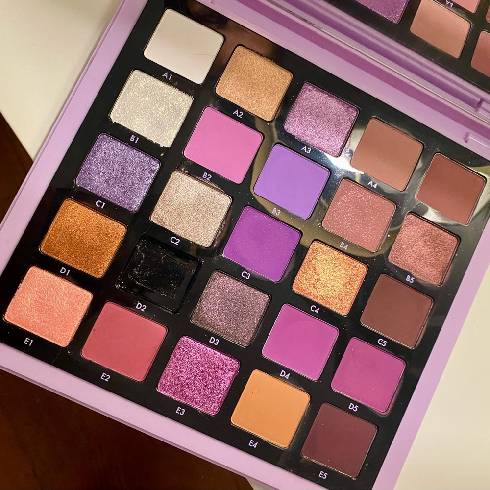 Anastasia Beverly Hills NORVINA Pro Pigment Palette Vol. 5 - Picture 2 of 6